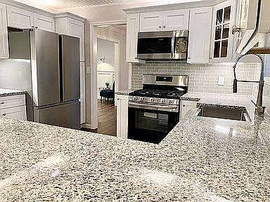 2nd image of 115 Larchmont Ave