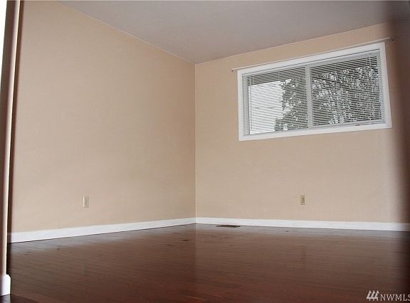 5th image of 17516 31st Pl W
