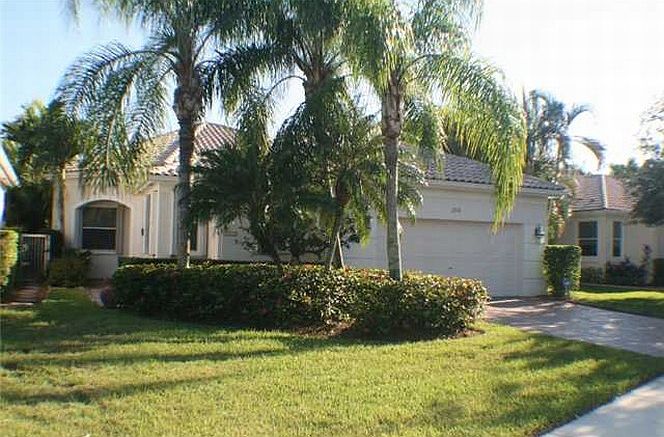 1st image of 2570 Bay Pointe Dr