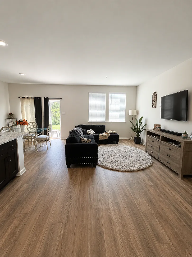 Spacious 3BR/2.5BA Home Coming Soon in York! — Photo 4