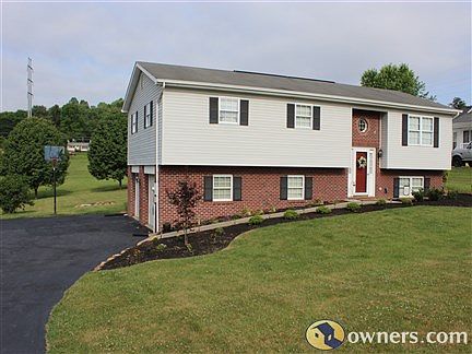 1st image of 22332 Willow Creek Cir