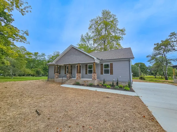 300 Wiseman Rd, Tullahoma, TN 37388