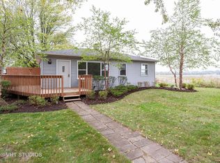 9417 3rd Ave, Cary, IL 60013