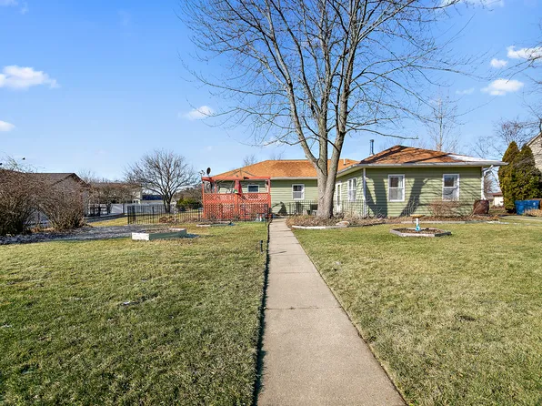 123 Crescent Ln, Cabery, IL 60919