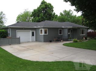 719 W 17th St, Carroll, IA 51401