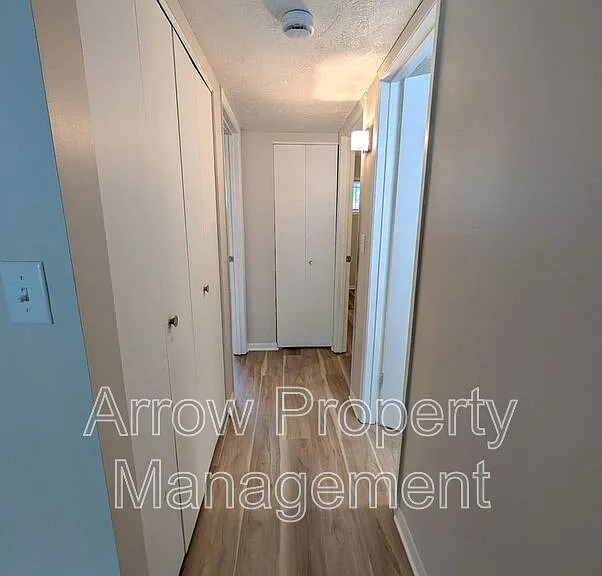 1004 18th St #203 — Photo 10