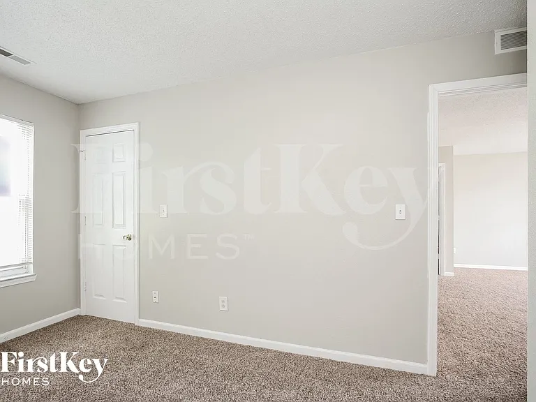 8925 Lighthorse Dr — Photo 12