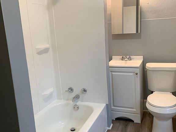 3rd image of 299 Orchard Ave
