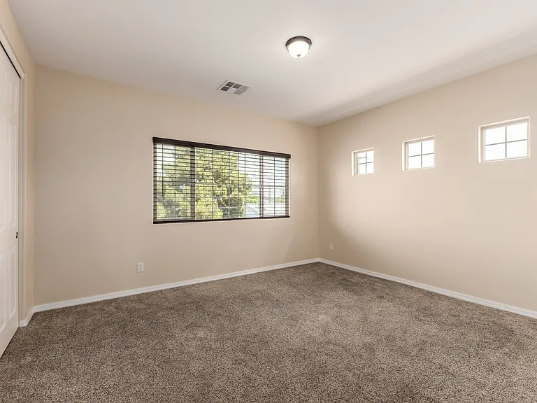2338 W Sierra Vista Dr — Photo 8