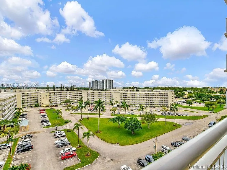 18041 Biscayne Blvd #801 — Photo 30