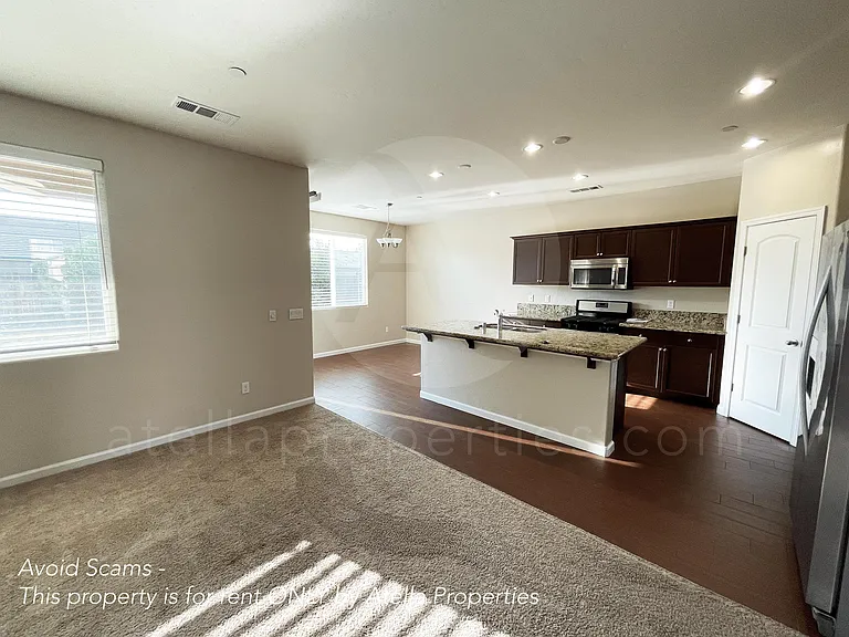 2859 S Oakhurst Ct — Photo 5