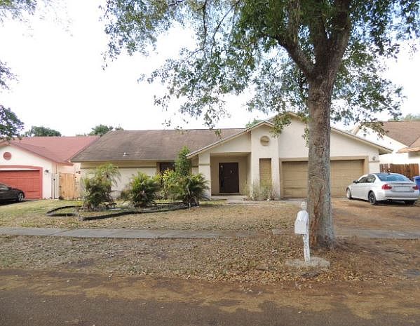 1st image of 9810 Forest Dr