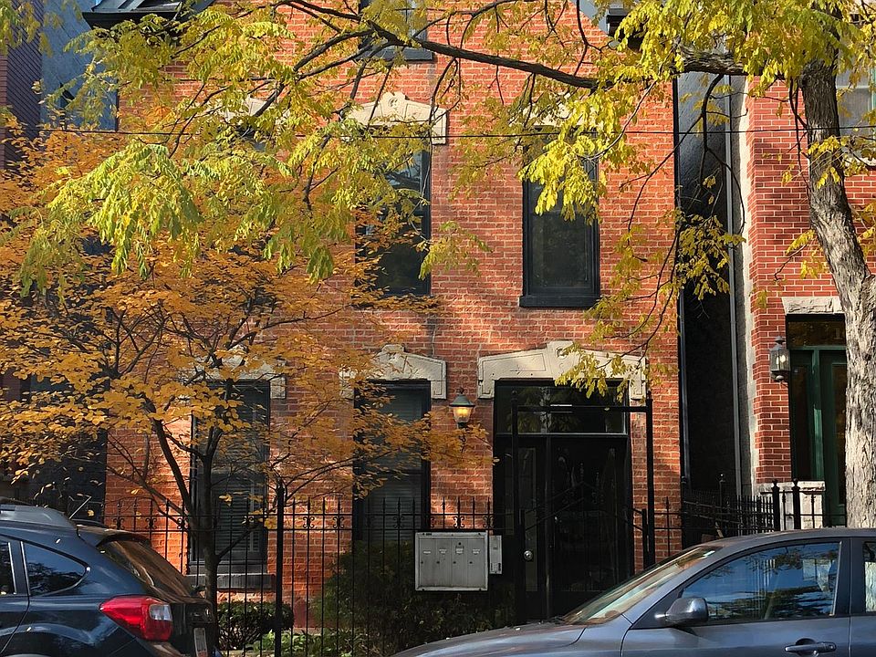 1st image of 1054 N Marshfield Ave APT 1F