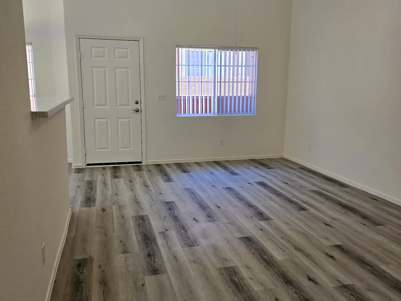 2 bed, 2.5 bath, 1000 sqft, $1,749 — Photo 3