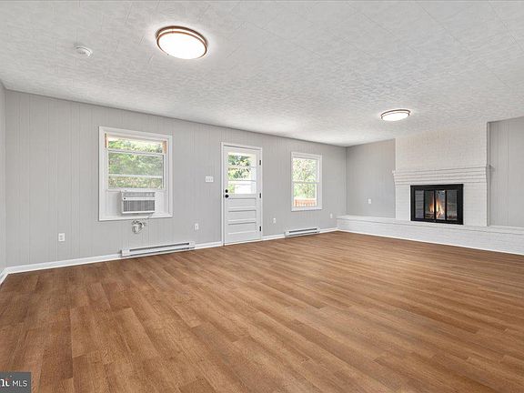 2nd image of 420 E Pall Mall St