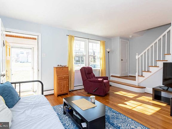 5th image of 1507 Olive St