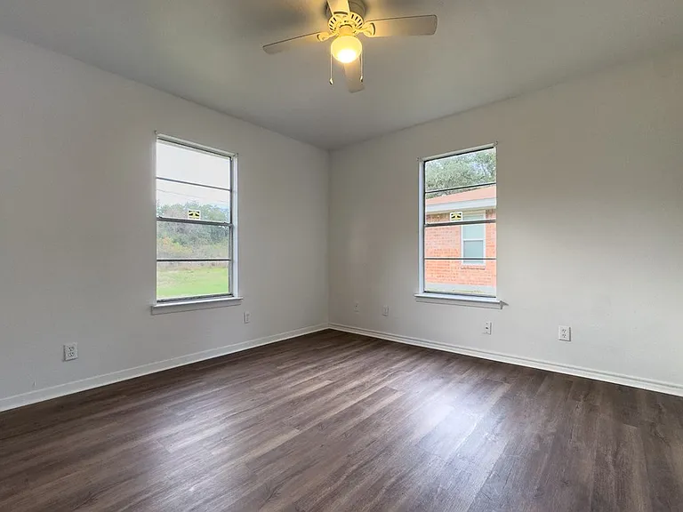 123 Cenizo St — Photo 28