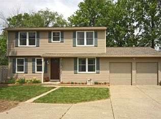 21 Sunblest Ct, Fishers, IN 46038