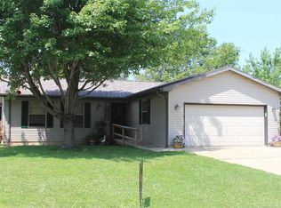 704 Wiker Dr, Rock Falls, IL 61071