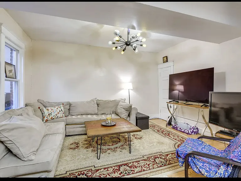 821 Randolph St NW — Photo 4