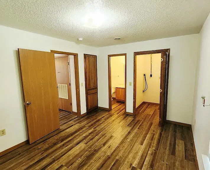 180 Ashwood Dr #D — Photo 8