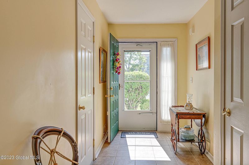 4th image of 35 Bridgewood Lane