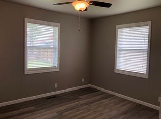 1303 SW B St, Bentonville, AR 72712