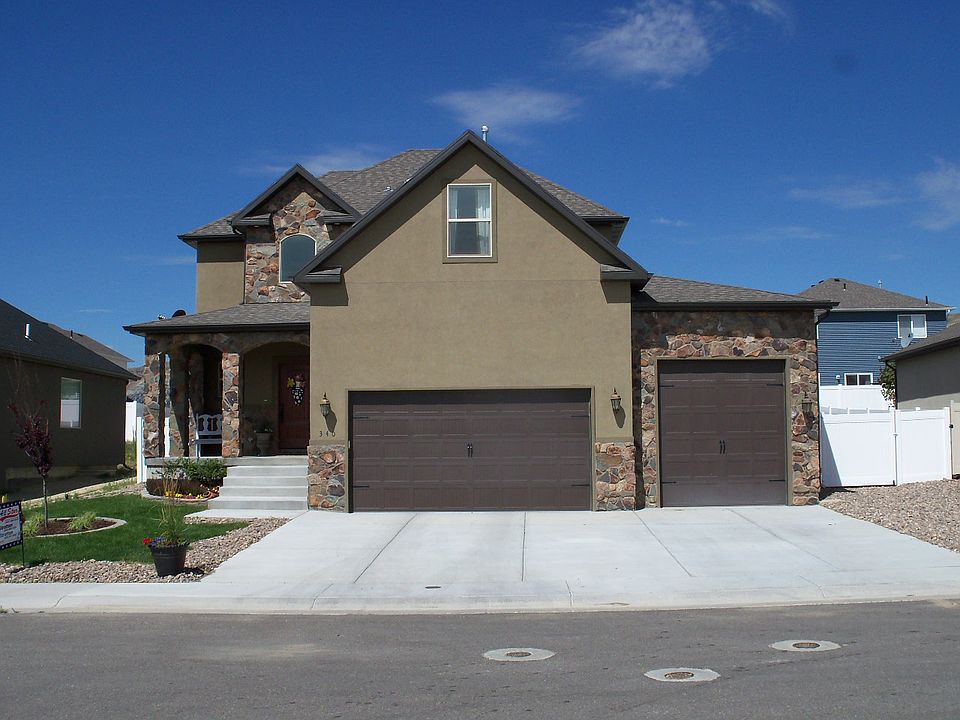 1st image of 340 Flagstone Dr