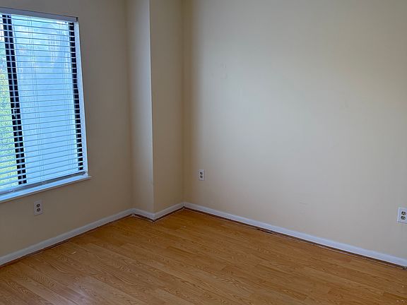 5th image of 1600 Park Cir APT 502
