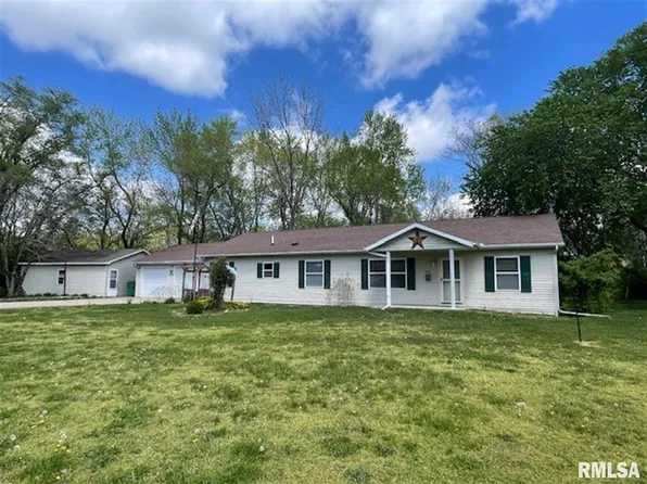 909 S McArthur St, Macomb, IL 61455