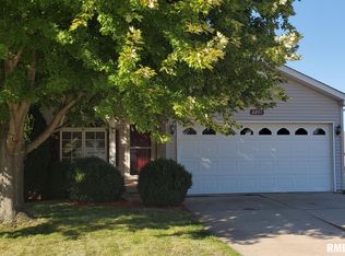 2201 W Jubilee Ln, Dunlap, IL 61525