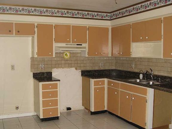 2nd image of 10404 Rosemount Dr