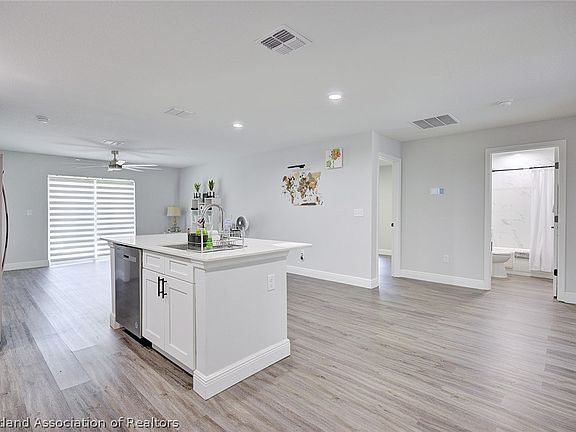 4th image of 4527 Westminster Rd