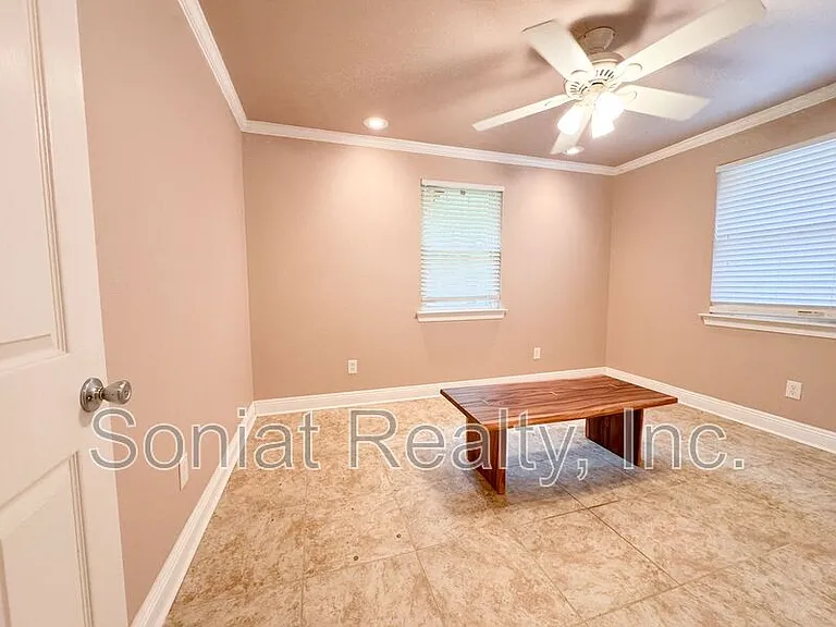 4019 Hamburg St — Photo 11