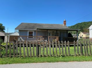 104 Hickory St, Powhatan Point, OH 43942