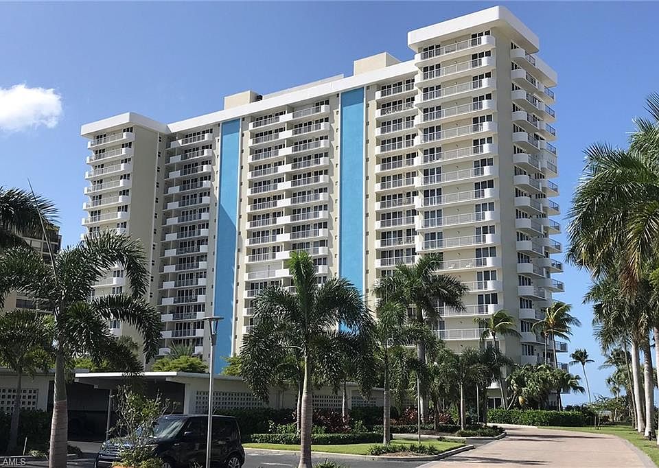 1st image of 140 Seaview Ct APT 706S