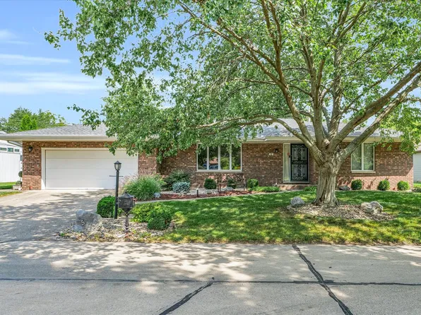 5 Greenfield Ct, Savoy, IL 61874