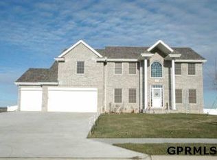 17822 Sawgrass Cres, Omaha, NE 68136