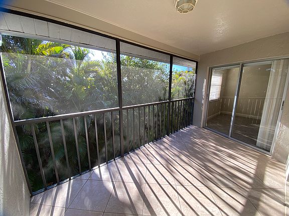 Private Screened in Balcony