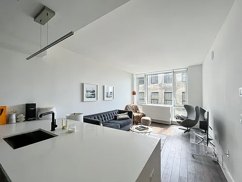 145 Madison Ave #14B Photo 1