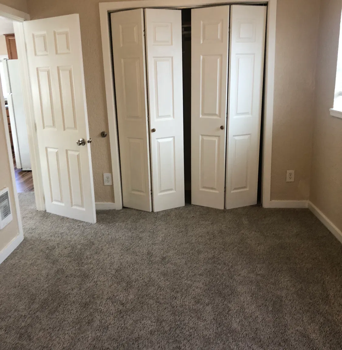 2 bed, 706 sqft, $1,295 — Photo 2
