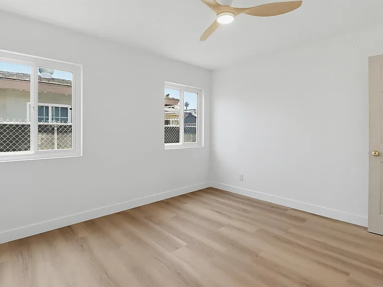 1038 Oaklawn Ave — Photo 15