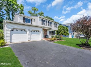 40 Cherry Tree Cir, Howell, NJ 07731