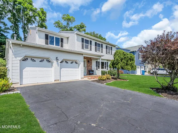 40 Cherry Tree Circle, Howell, NJ 07731