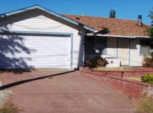 356 Robin Hill Dr, Lakeport, CA 95453