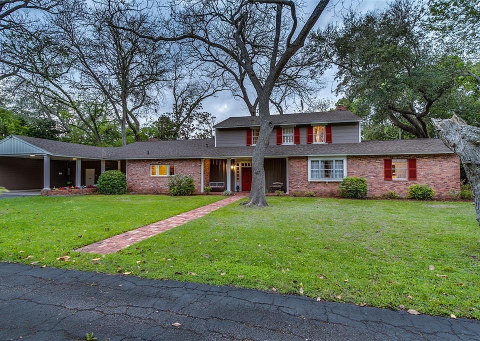 1st image of 312 Oyster Creek Dr