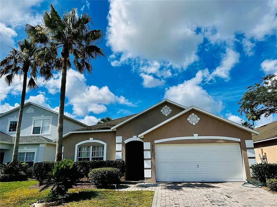 4795 Cumbrian Lakes Dr