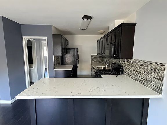 5th image of 15483 Moorpark St #711bedac1