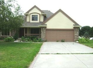 2700 S Ridge Rd, Hastings, NE 68901