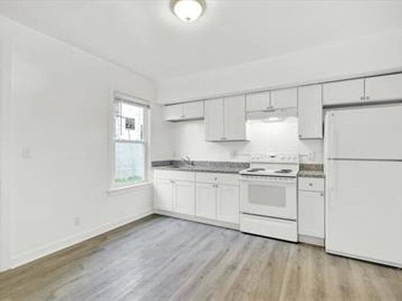 2nd image of 185-199 Berkson Ave #185